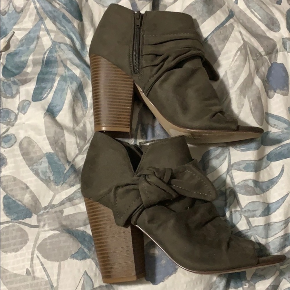 Open toed high heel shoes